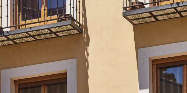 Pintar Fachadas de Casas Unifamiliares / Chalets en Torrejón de Ardoz · Pintura anticorrosiva para Barandillas, Rejas y otros Elementos