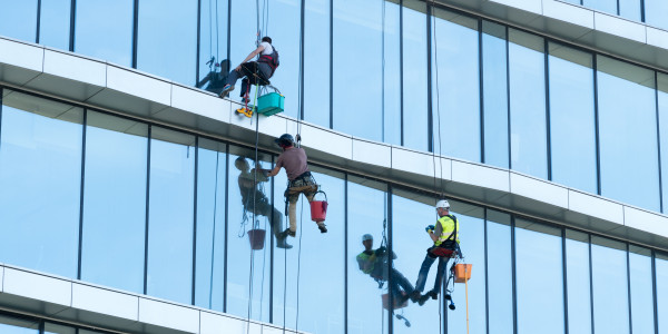 Trabajos Verticales en Fachadas de Edificios / Viviendas en Torrejón de Ardoz · Pintado Económico y Rápido de Fachadas